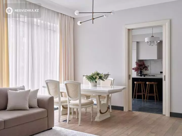 4-комнатная квартира, этаж 3 из 3, 145 м², На длительный срок, 2-фотосурет