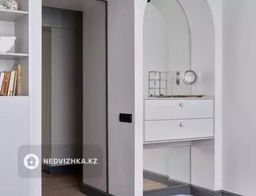 4-комнатная квартира, этаж 3 из 3, 145 м², На длительный срок, миниатюра 12