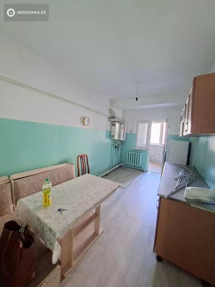 3-комнатная квартира, этаж 1 из 5, 90 м², На длительный срок, фотография 2