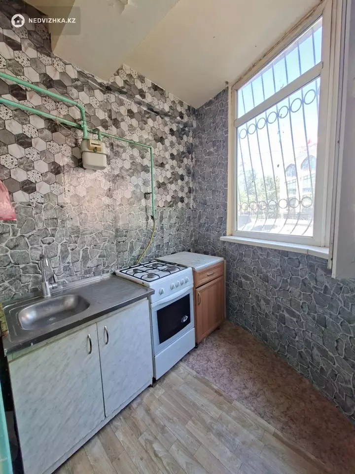 3-комнатная квартира, этаж 1 из 5, 90 м², На длительный срок, фотография 3