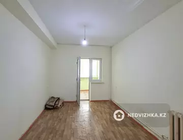 3-комнатная квартира, этаж 1 из 5, 90 м², На длительный срок