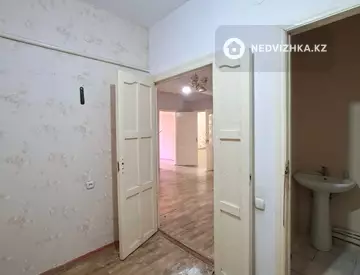 3-комнатная квартира, этаж 1 из 5, 90 м², На длительный срок, миниатюра 6