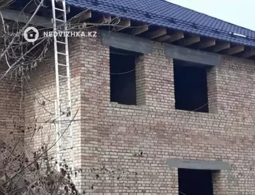 6-комнатная часть дома, 6.7 соток, 293 м²