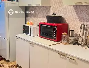 1-комнатная квартира, этаж 4 из 5, 36 м²