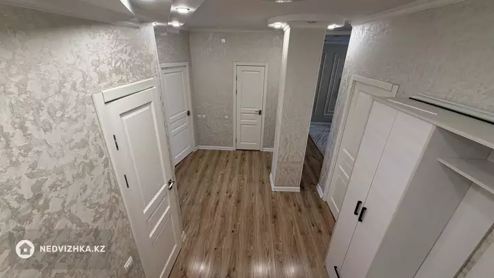 3-комнатная квартира, этаж 5 из 5, 86 м², фотография 3