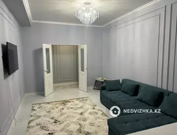 2-комнатная квартира, этаж 1 из 9, 82 м², На длительный срок