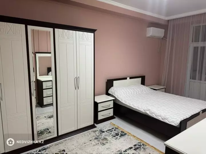 2-комнатная квартира, этаж 1 из 9, 82 м², На длительный срок, фотография 3