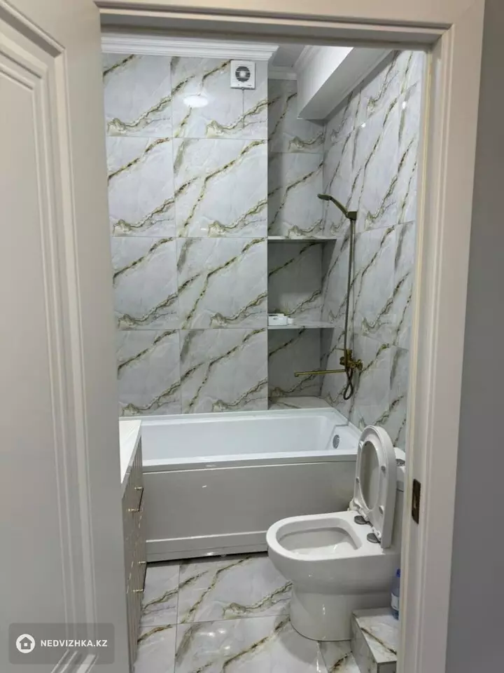 2-комнатная квартира, этаж 1 из 9, 82 м², На длительный срок, фотография 4