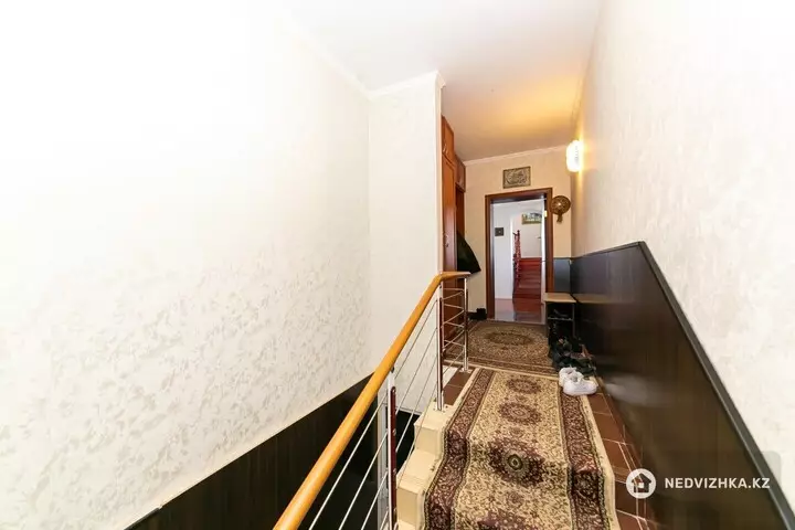 10-комнатный дом, 6 соток, 436 м², фотография 2
