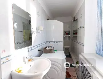 10-комнатный дом, 6 соток, 436 м²