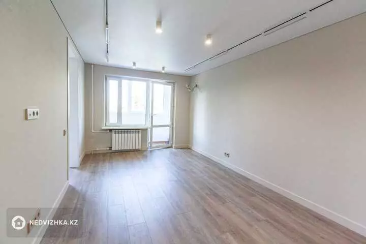 3-комнатная квартира, этаж 3 из 5, 62 м², фотография 2