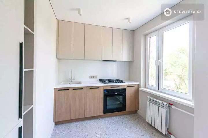 3-комнатная квартира, этаж 3 из 5, 62 м², фотография 3