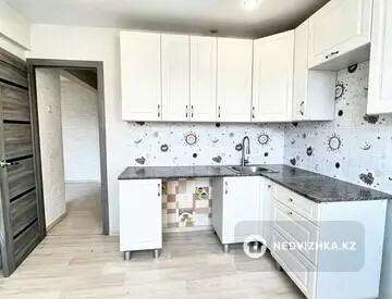 2-комнатная квартира, этаж 4 из 5, 52 м², миниатюра 3