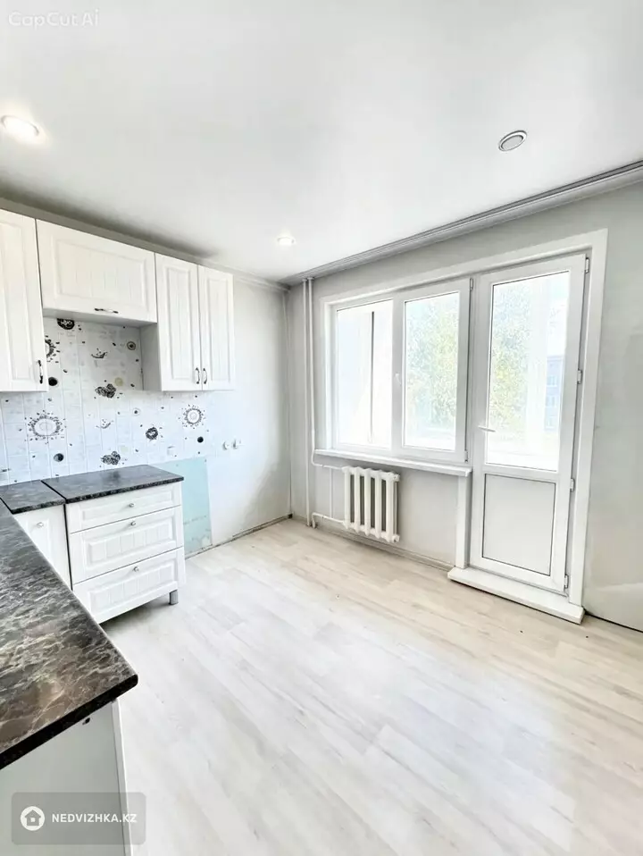 2-комнатная квартира, этаж 4 из 5, 52 м², фотография 4