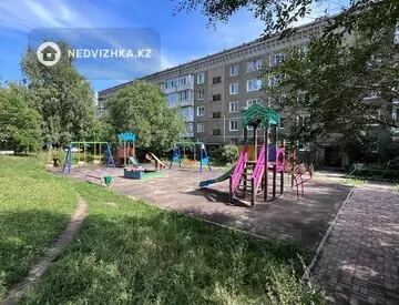 2-комнатная квартира, этаж 4 из 5, 52 м², миниатюра 2