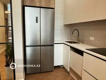 4-комнатная квартира, этаж 6 из 18, 94 м², миниатюра 4