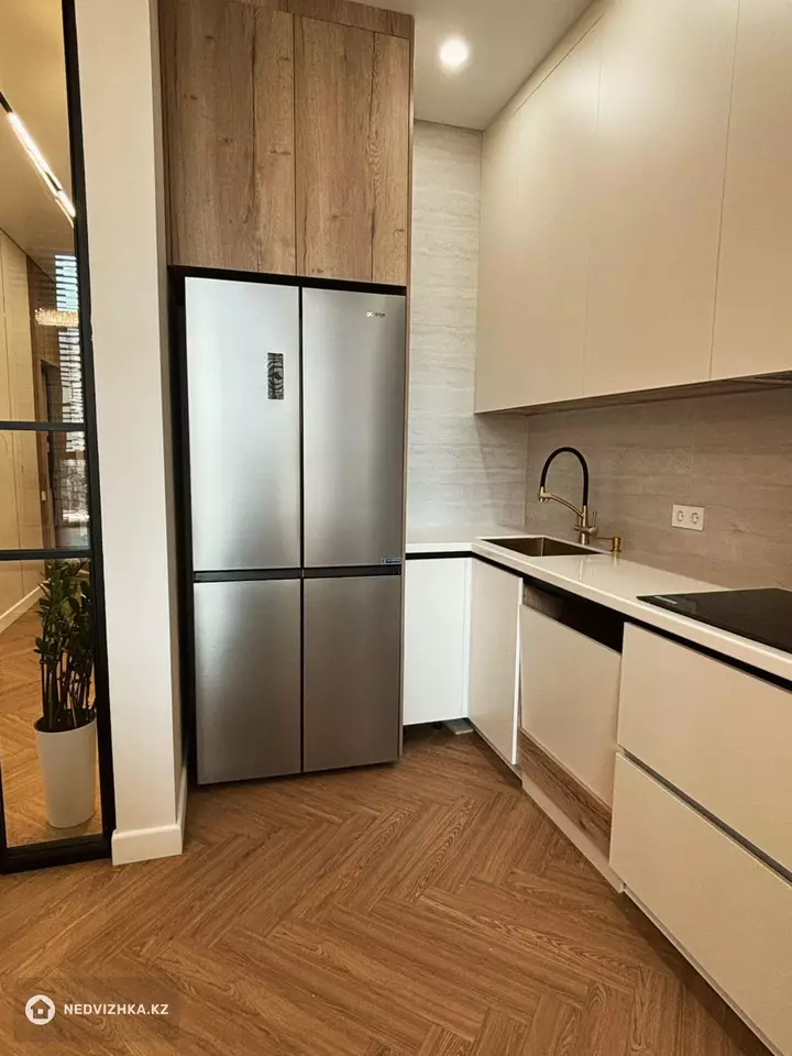 4-комнатная квартира, этаж 6 из 18, 94 м², фотография 4