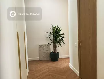 4-комнатная квартира, этаж 6 из 18, 94 м², миниатюра 3