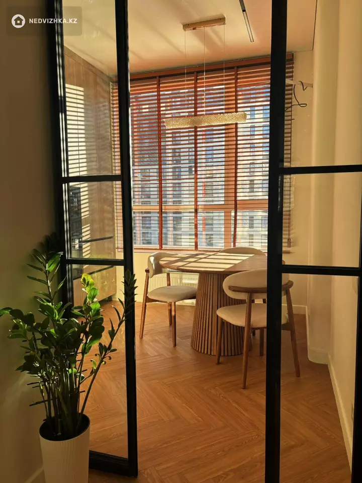 4-комнатная квартира, этаж 6 из 18, 94 м², фотография 2