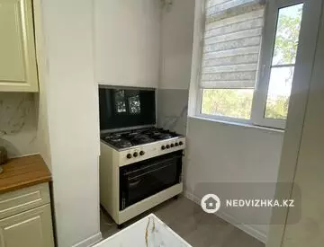 4-комнатная квартира, этаж 3 из 5, 82 м²