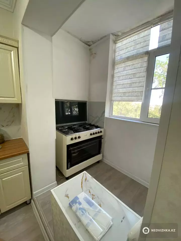 4-комнатная квартира, этаж 3 из 5, 82 м², фотография 3