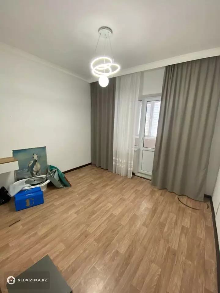 4-комнатная квартира, этаж 3 из 5, 82 м², фотография 4