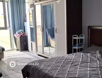 3-комнатная квартира, этаж 9 из 22, 89 м², миниатюра 11