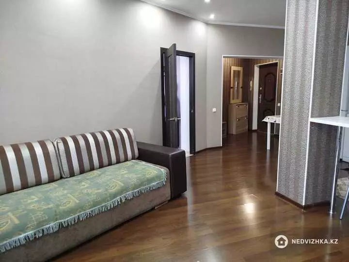 2-комнатная квартира, этаж 22 из 22, 68 м², фотография 2
