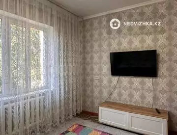 3-комнатная квартира, этаж 5 из 5, 62 м², миниатюра 1