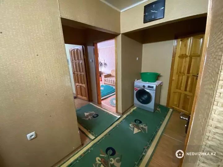 3-комнатная квартира, этаж 2 из 5, 71 м², На длительный срок, фотография 3