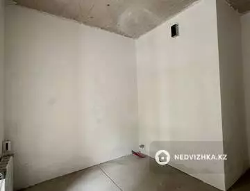 2-комнатная квартира, этаж 7 из 12, 42 м², миниатюра 11