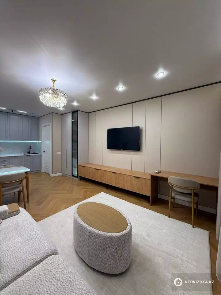 2-комнатная квартира, этаж 10 из 16, 50 м², фотография 2