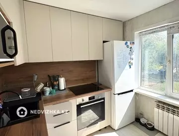 2-комнатная квартира, этаж 2 из 5, 45 м², миниатюра 2