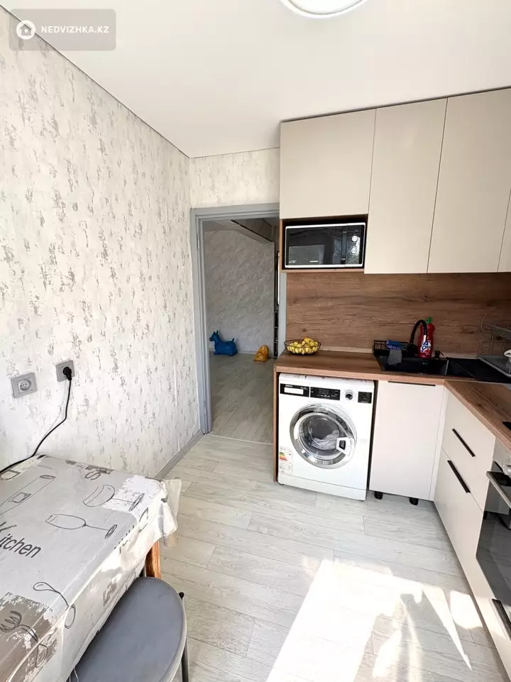 2-комнатная квартира, этаж 2 из 5, 45 м², фотография 3