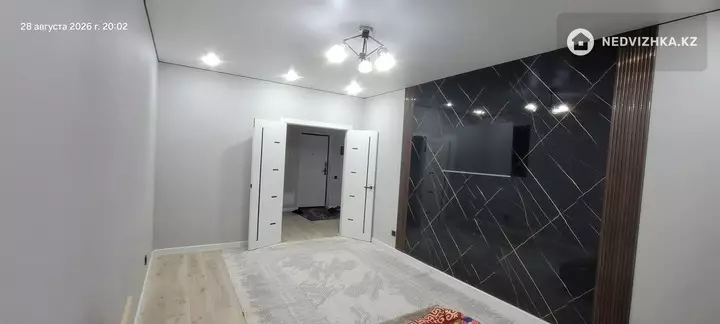 1-комнатная квартира, этаж 12 из 17, 45 м², фотография 2
