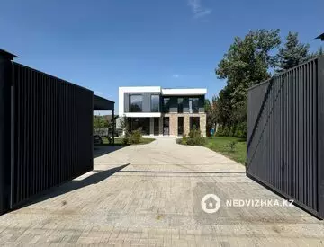 7-комнатный дом, 12.3 соток, 494 м²