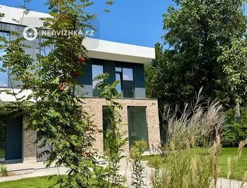 7-комнатный дом, 12.3 соток, 494 м²