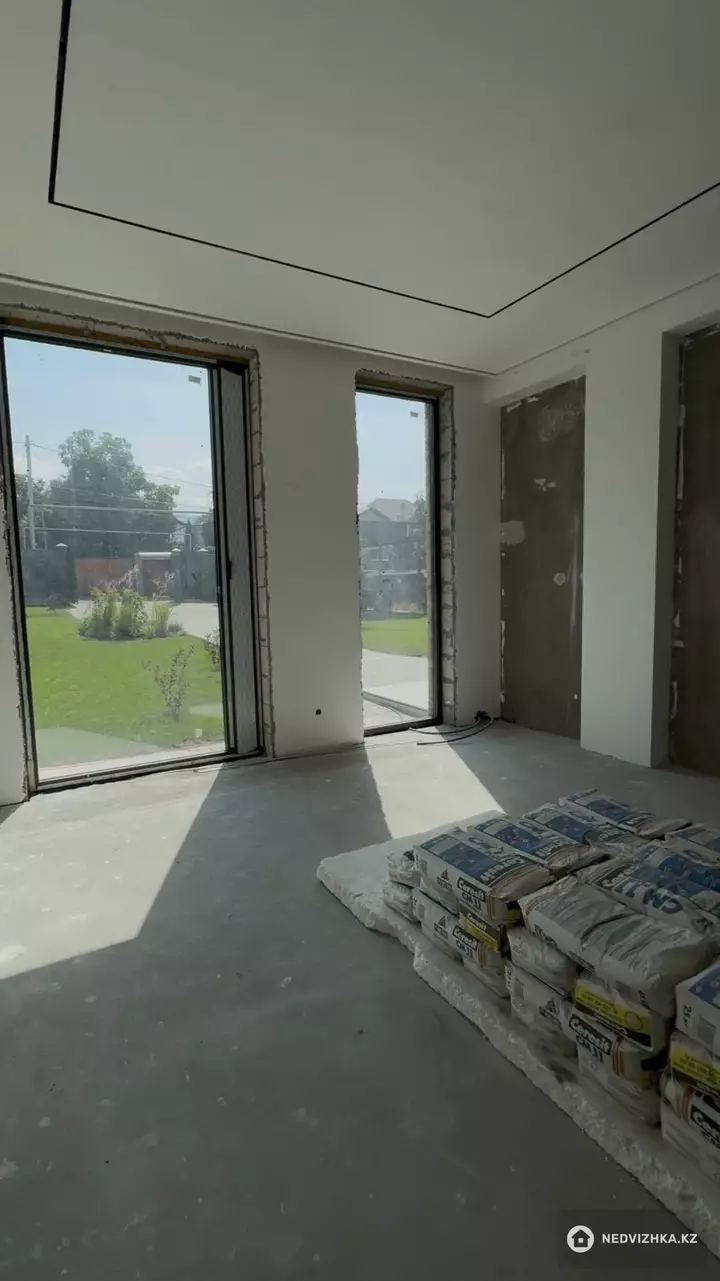 7-комнатный дом, 12.3 соток, 494 м², фотография 3