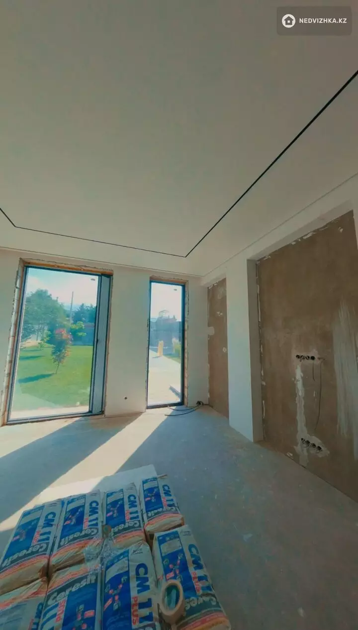 7-комнатный дом, 12.3 соток, 494 м², фотография 2