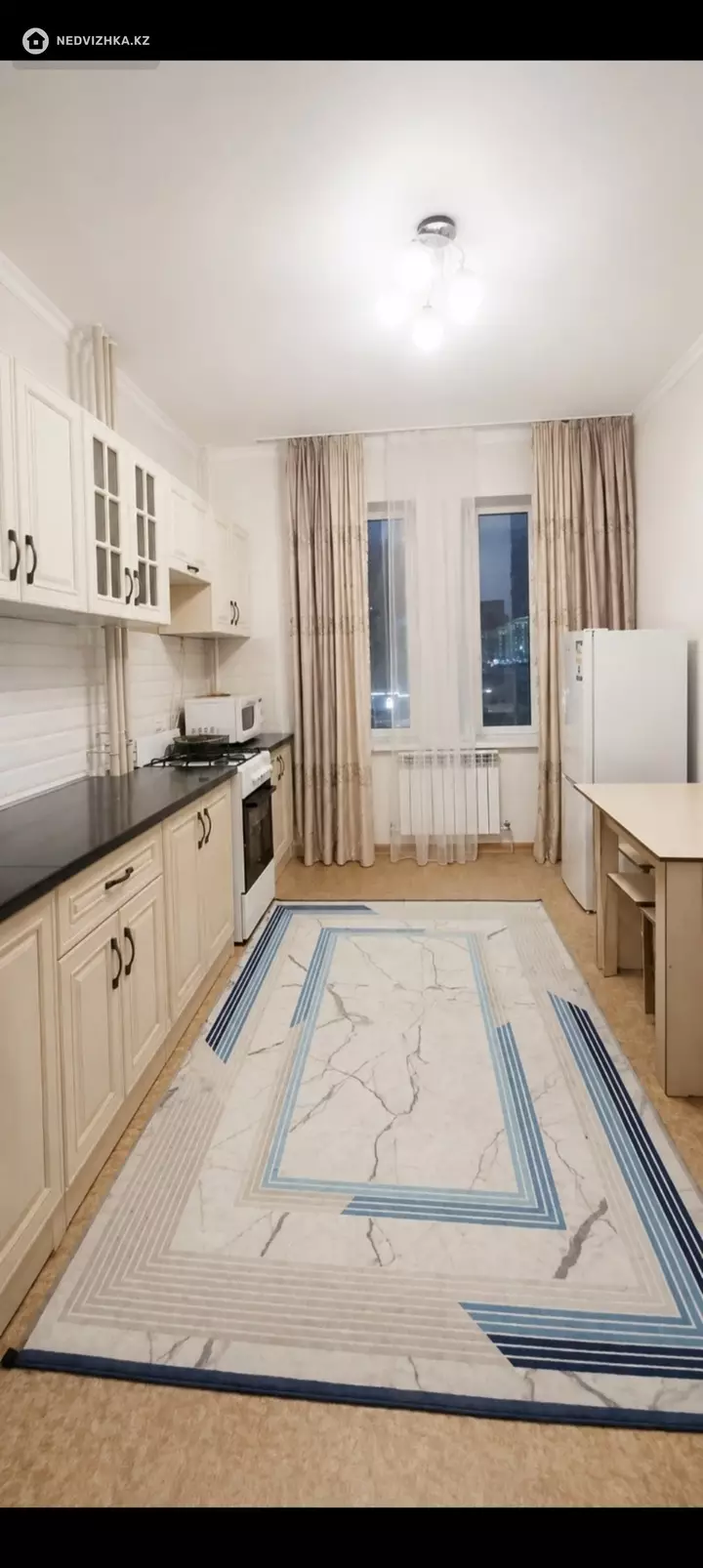 2-комнатная квартира, этаж 3 из 7, 97 м², Посуточно, фотография 2