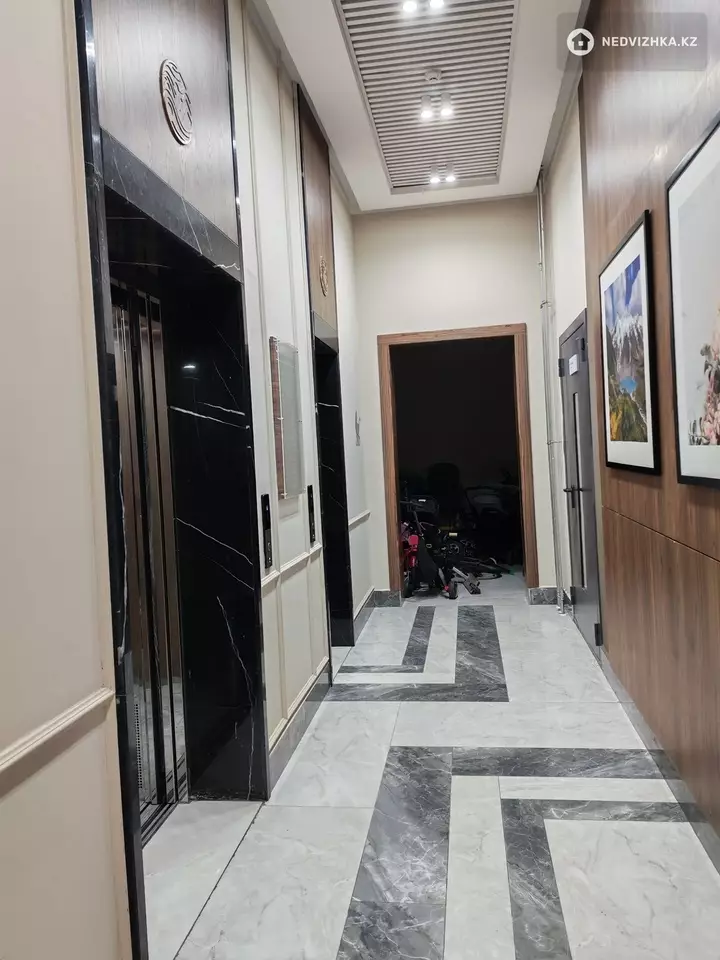 3-комнатная квартира, этаж 4 из 17, 86 м², фотография 3