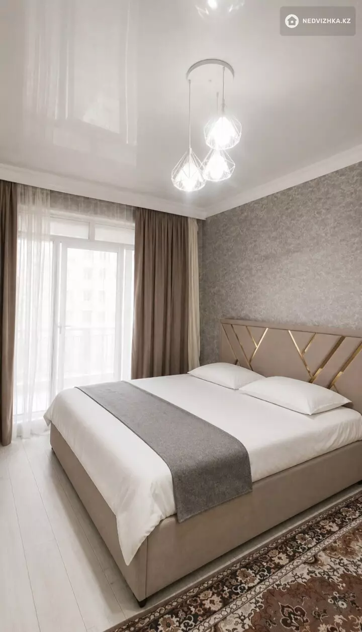 2-комнатная квартира, этаж 12 из 12, 95 м², Посуточно, фотография 3