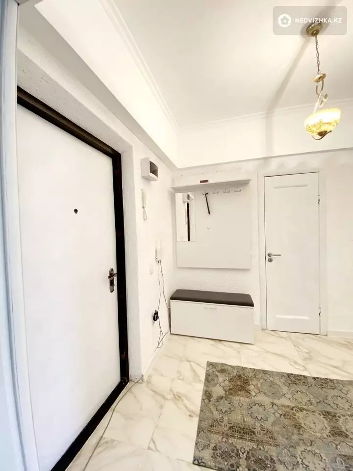 1-комнатная квартира, этаж 1 из 9, 52 м², Посуточно, фотография 4