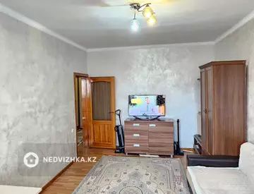 2-комнатная квартира, этаж 2 из 9, 60 м², миниатюра 2