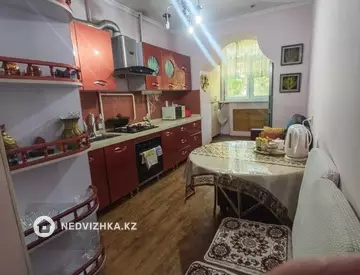 3-комнатная квартира, этаж 2 из 5, 64 м²