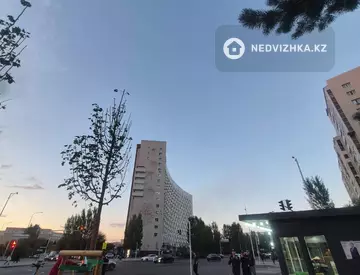 3-комнатная квартира, этаж 2 из 16, 88 м², миниатюра 1