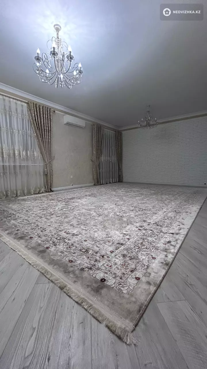 4-комнатная квартира, этаж 6 из 8, 162 м², фотография 2