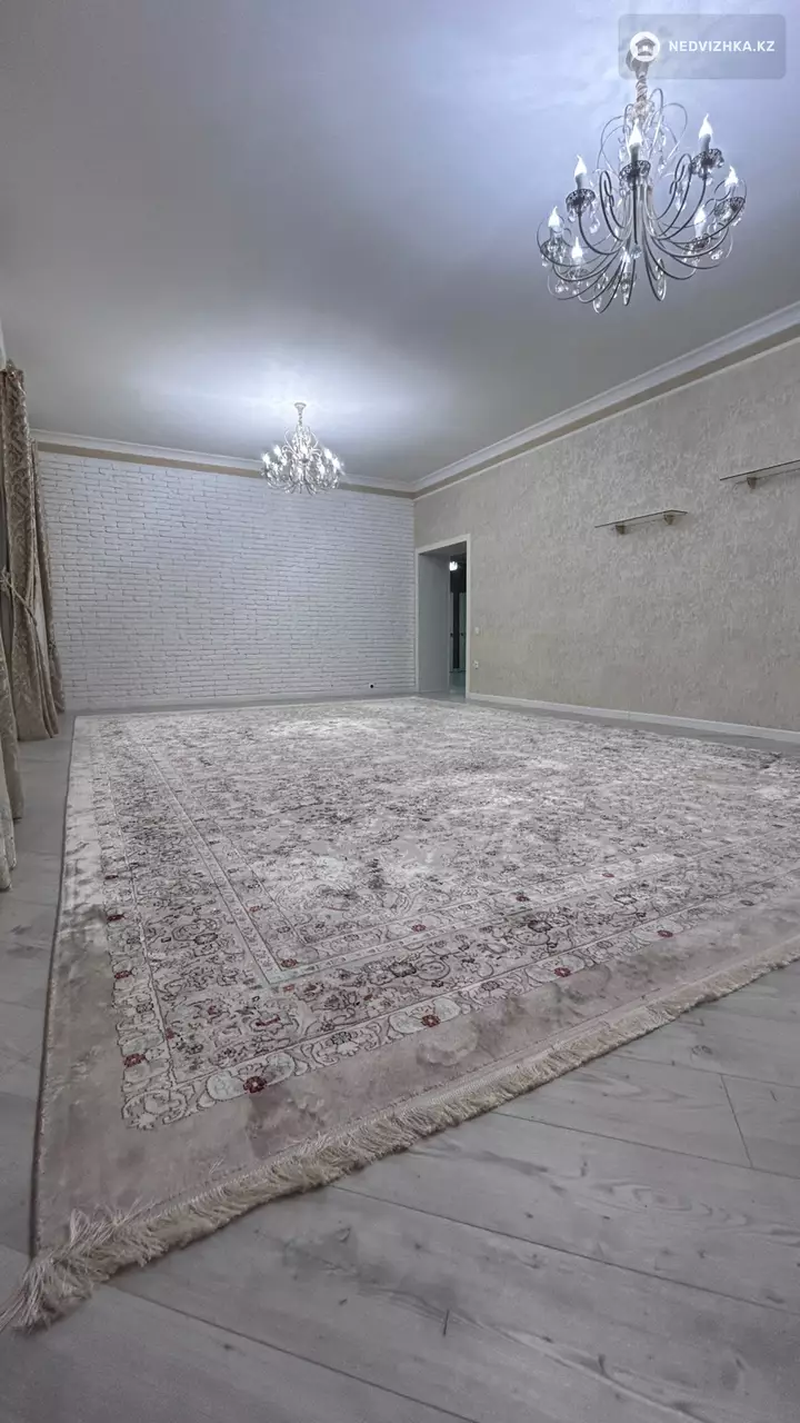 4-комнатная квартира, этаж 6 из 8, 162 м², фотография 3