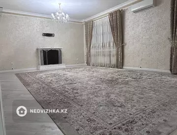 4-комнатная квартира, этаж 6 из 8, 162 м²