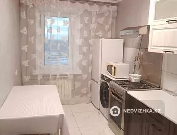 3-комнатная квартира, этаж 9 из 9, 61 м²